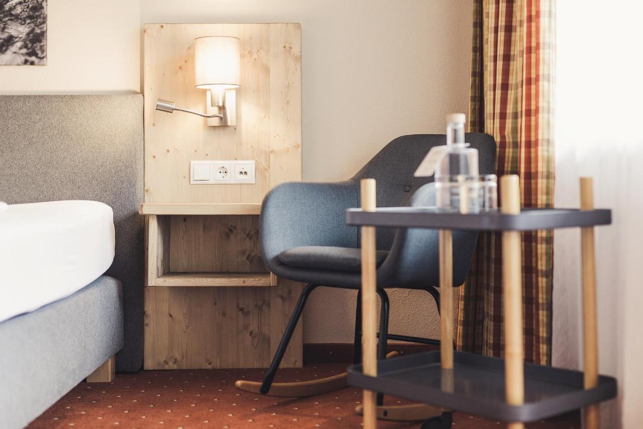 אומהאוזן Hotel Johanna Mitten Im Oetztal מראה חיצוני תמונה