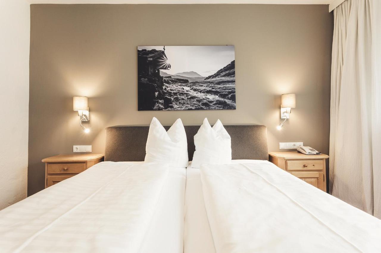 אומהאוזן Hotel Johanna Mitten Im Oetztal מראה חיצוני תמונה