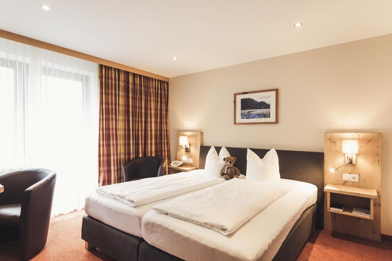 אומהאוזן Hotel Johanna Mitten Im Oetztal מראה חיצוני תמונה
