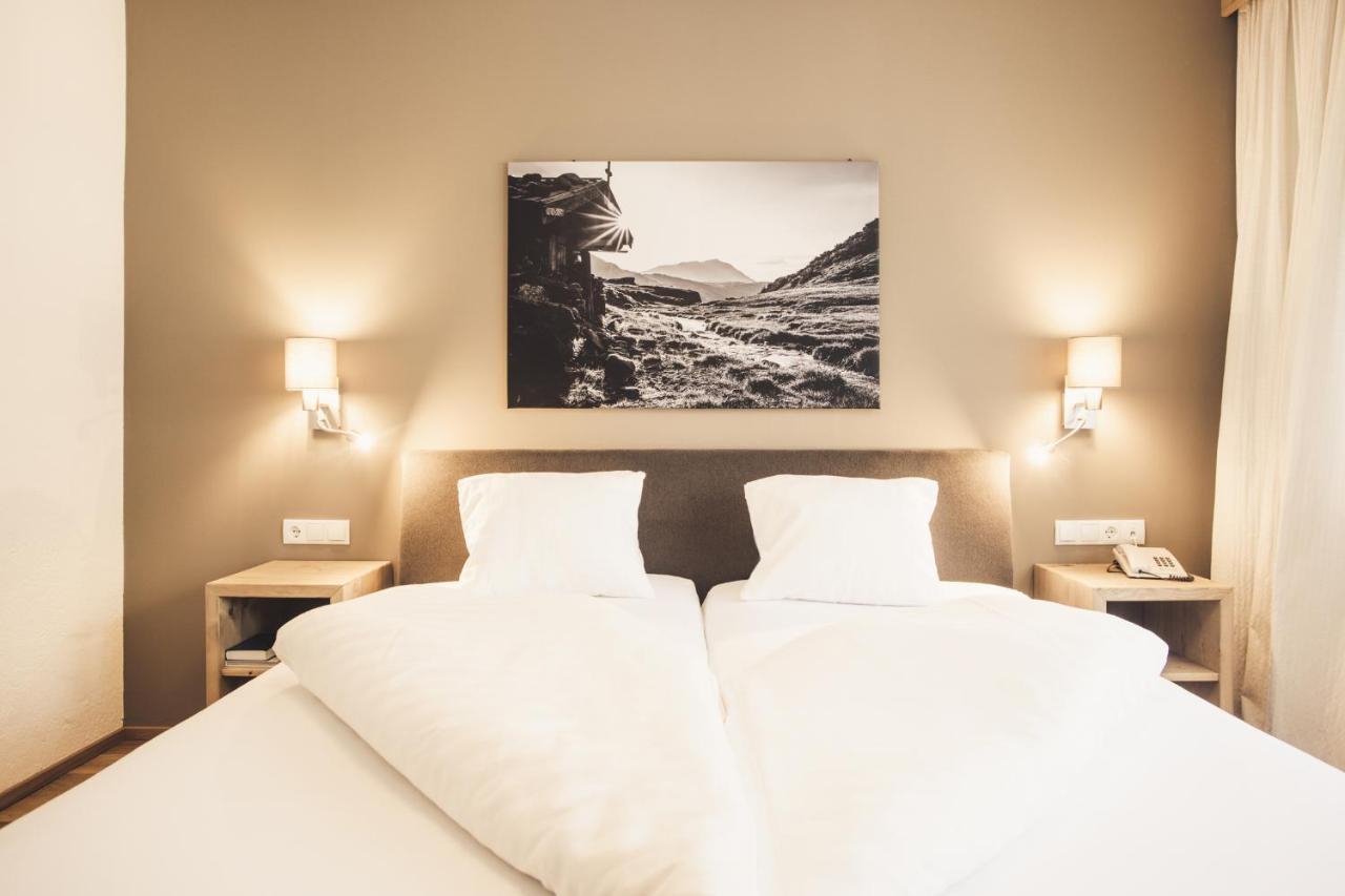 אומהאוזן Hotel Johanna Mitten Im Oetztal מראה חיצוני תמונה