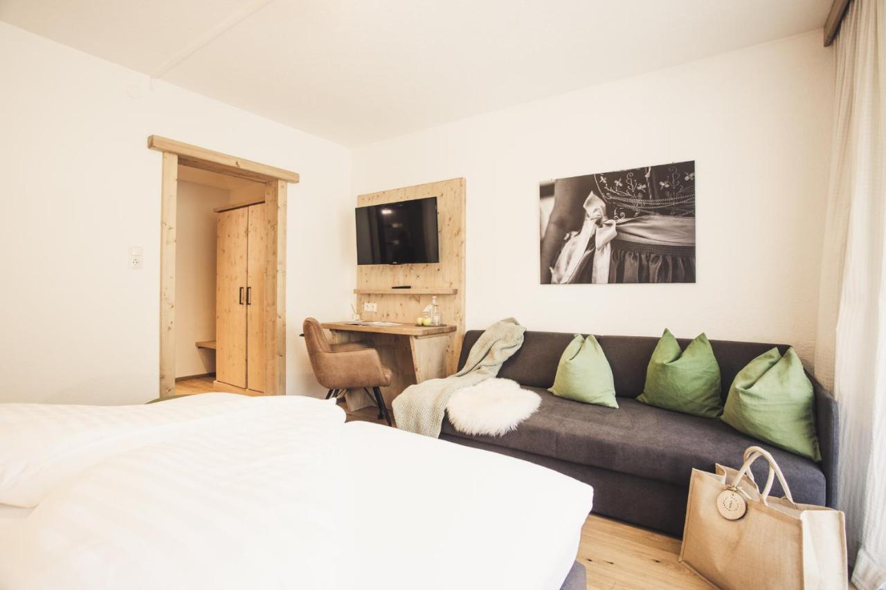 אומהאוזן Hotel Johanna Mitten Im Oetztal מראה חיצוני תמונה