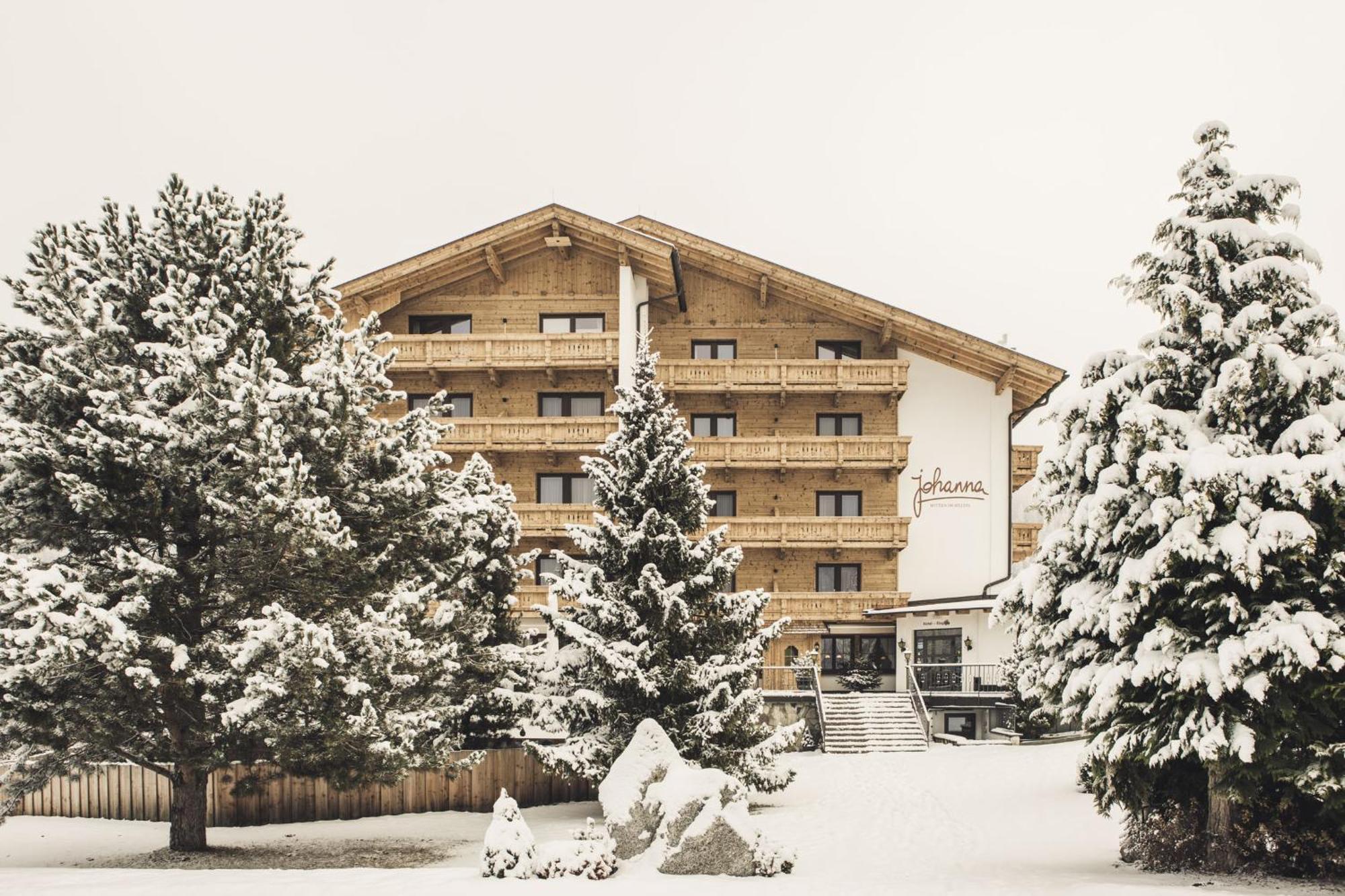 אומהאוזן Hotel Johanna Mitten Im Oetztal מראה חיצוני תמונה